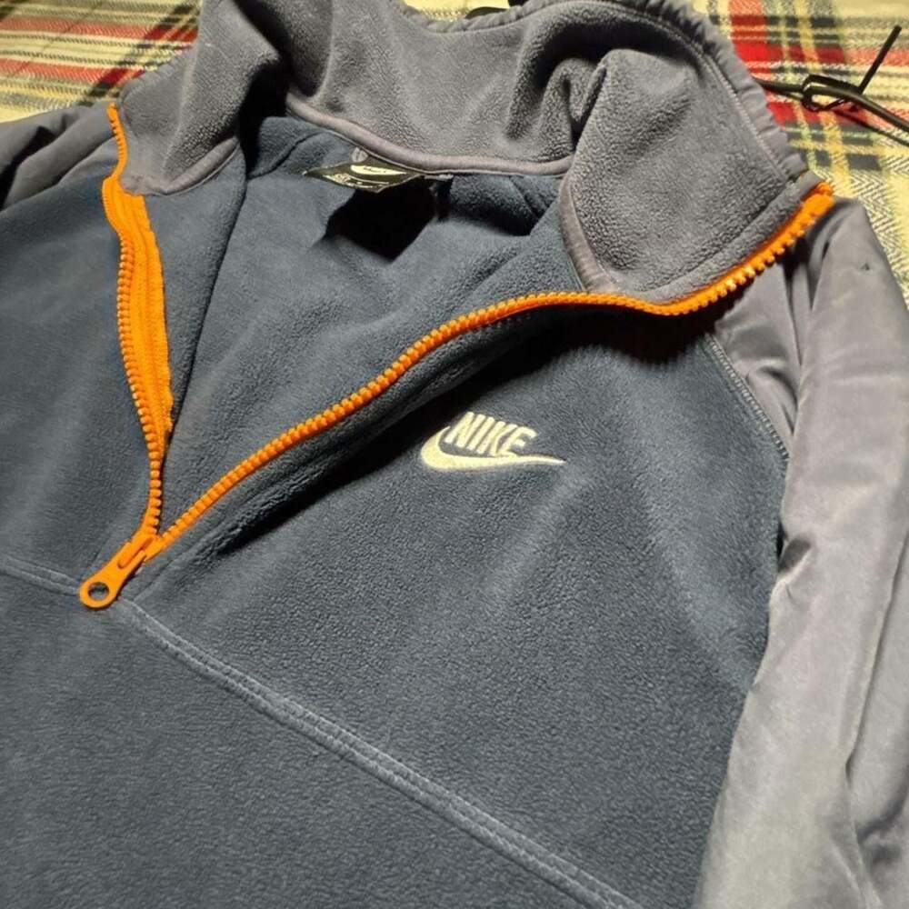 Nike Men's Navy Sweatshirt